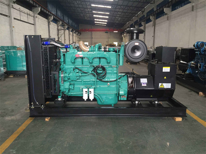 武都如何判断一个电压表是否具有自动量程切换功能?