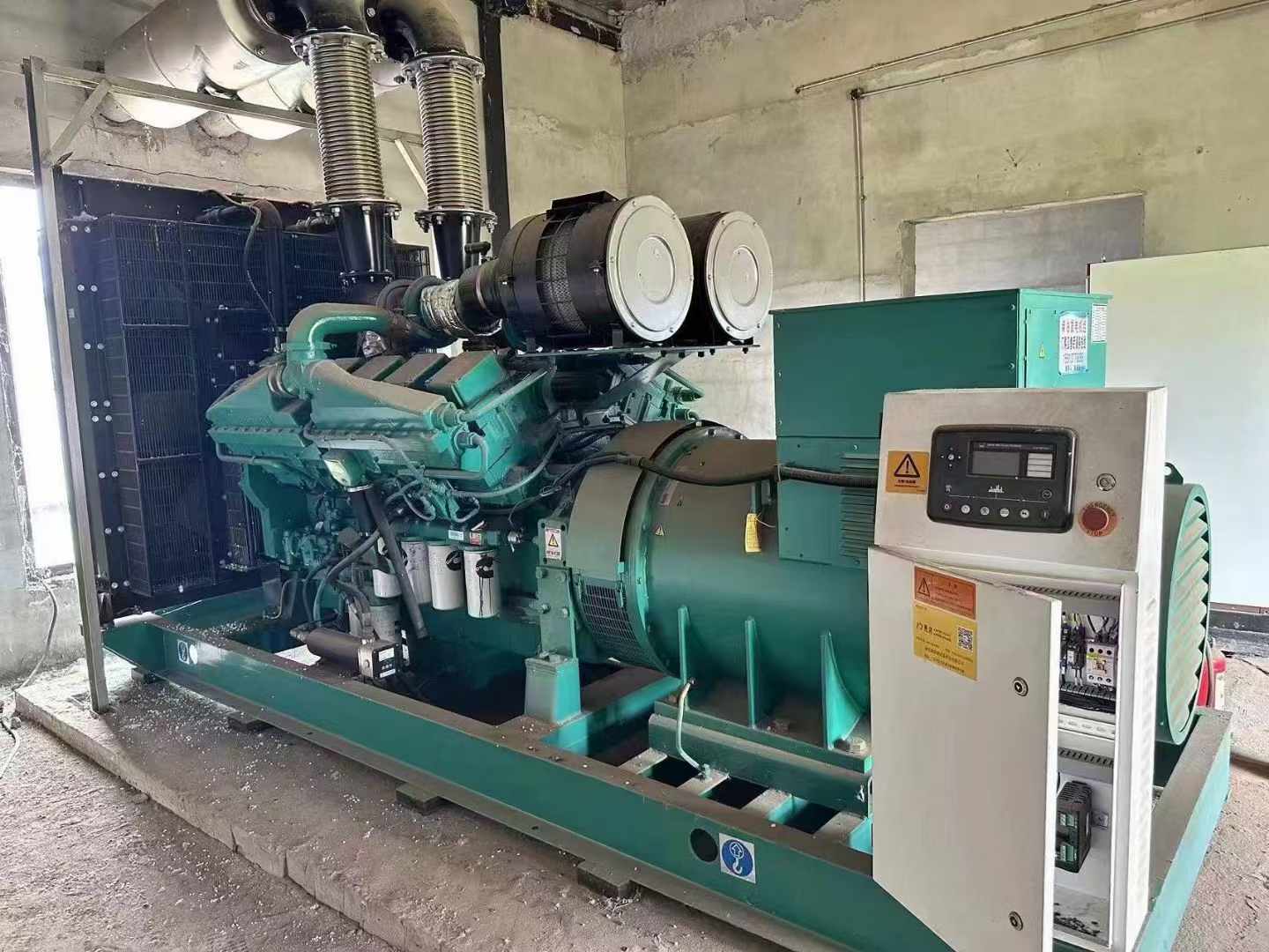 武都无功补偿装置的性能评估需要考虑哪些因素？