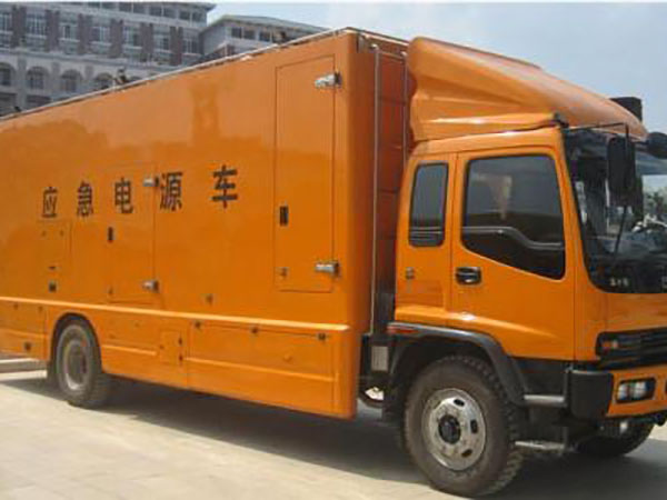 武都冬季柴油发电机启动前,如何检查燃油系统中的积水?